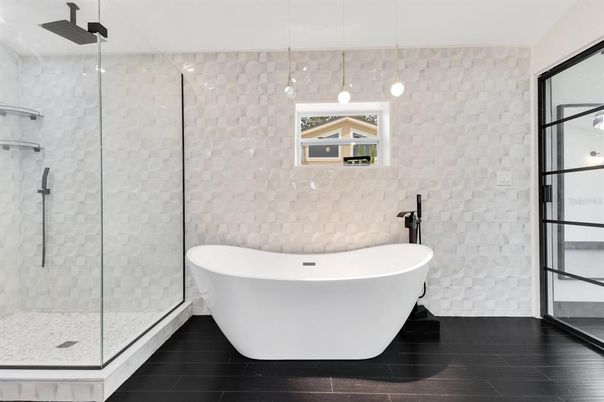 Bathroom, Free Standing Baths, Glass Shower, Interior, Pendant Lights, Wood Texture Flooring