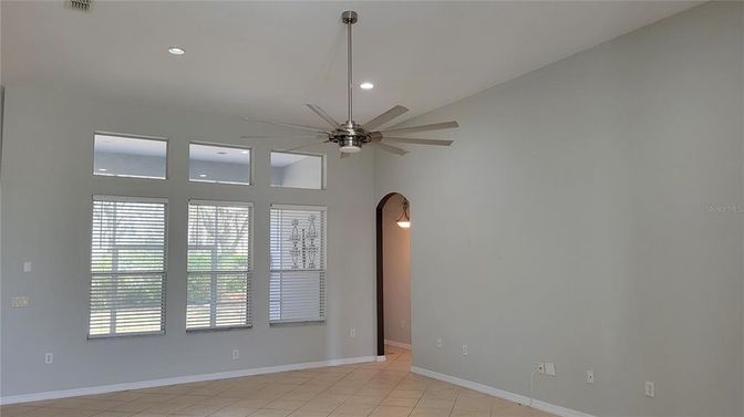 Empty room, Interior, Recessed Lighting
