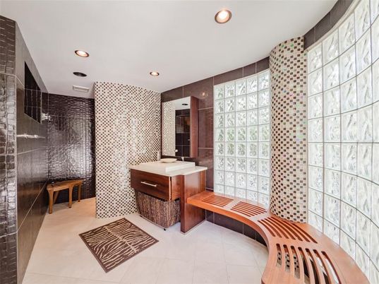 Bathroom, Interior, Recessed Lighting