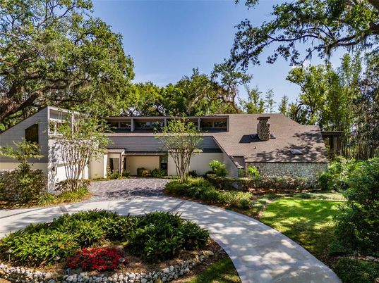 Backyard, Exterior, Facade, Modern