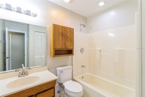 Bathroom, Interior, Recessed Lighting