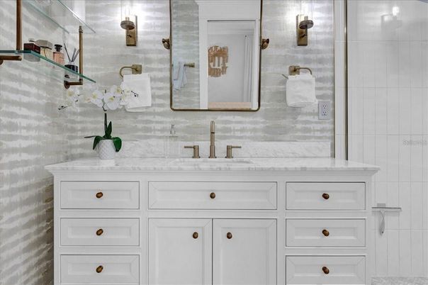 Bathroom, Dual Sink Vanities, Interior