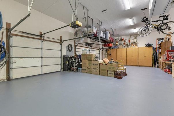 Garage, Interior