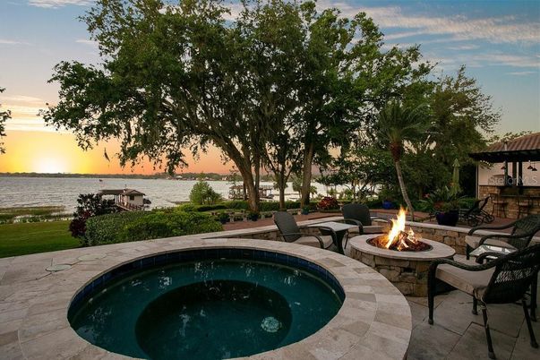 Exterior, Pool, Water