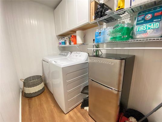 Interior, Washer, Wood Texture Flooring