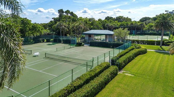 Exterior, Tennis Courts