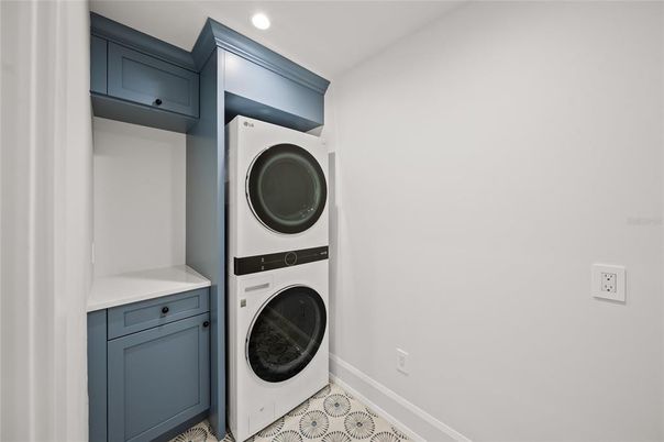 Interior, Recessed Lighting, Utility Closets, Washer