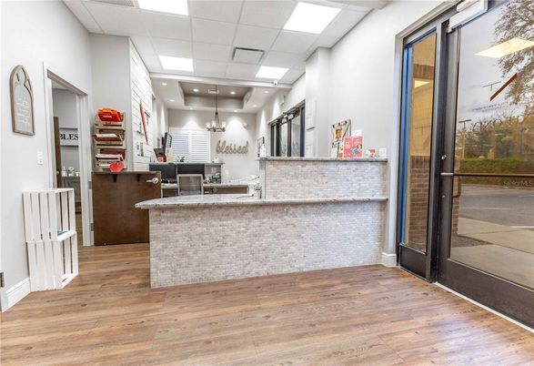 Interior, Pendant Lights, Recessed Lighting, Wood Texture Flooring