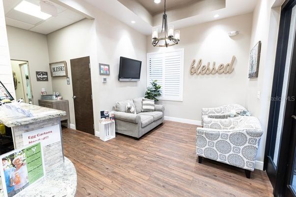 Interior, Pendant Lights, Recessed Lighting, Wood Texture Flooring