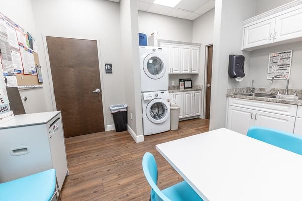 Interior, Utility Closets, Washer, Wood Texture Flooring