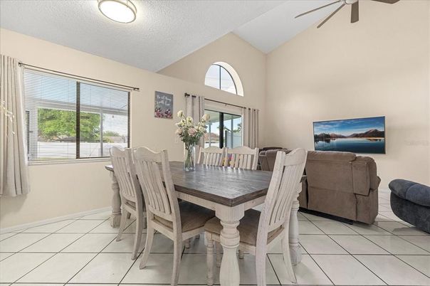 Dining room, Interior
