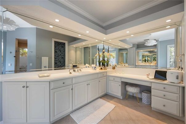 Bathroom, Dual Sink Vanities, Interior, Recessed Lighting