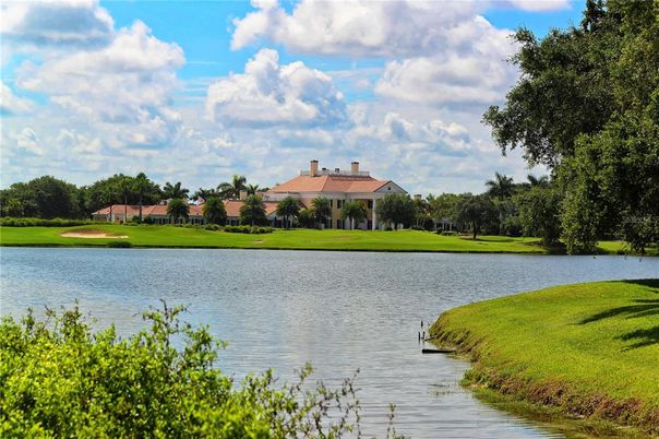 Exterior, Lake