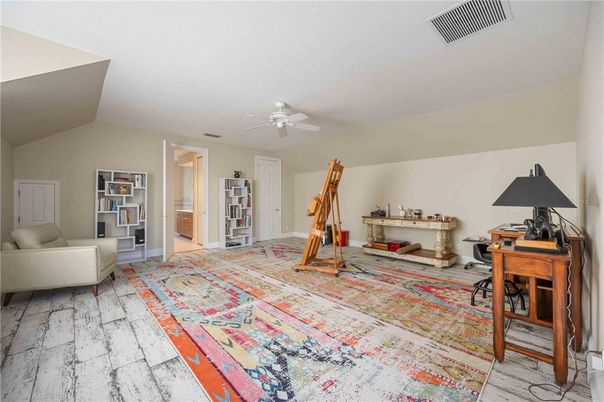 Home Office, Interior