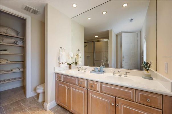 Bathroom, Dual Sink Vanities, Interior, Recessed Lighting