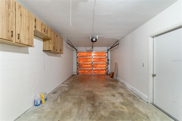 Garage, Interior