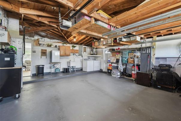 Interior, Washer, Wooden Beams, Wooden Ceilings