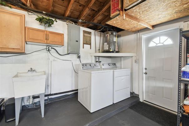Interior, Washer, Wooden Beams, Wooden Ceilings