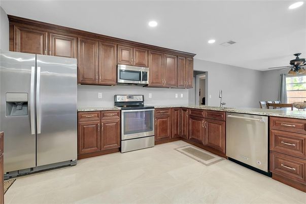 Dining room, Interior, Kitchen, Recessed Lighting, Stainless Steel Appliances