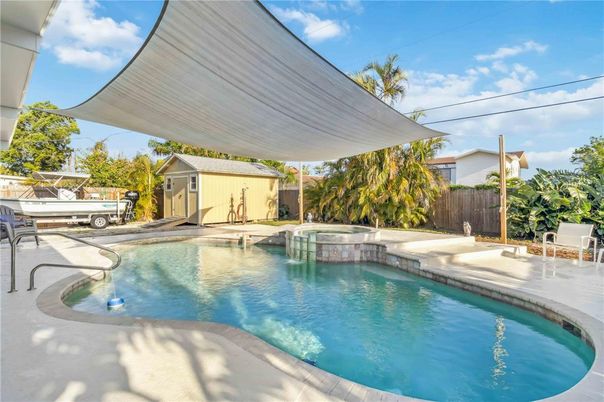 Exterior, Pool