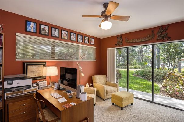Home Office, Interior