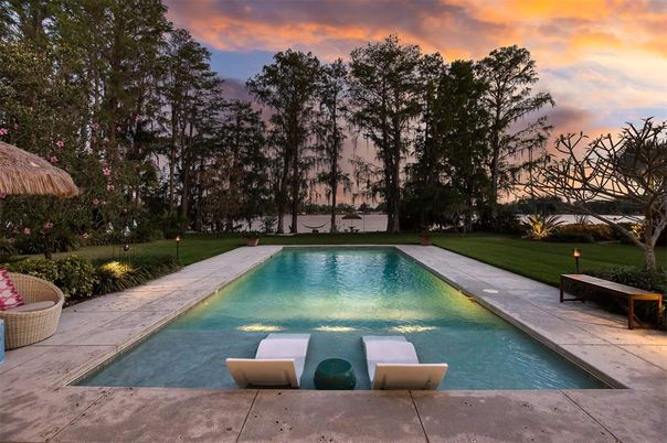 Exterior, Pool