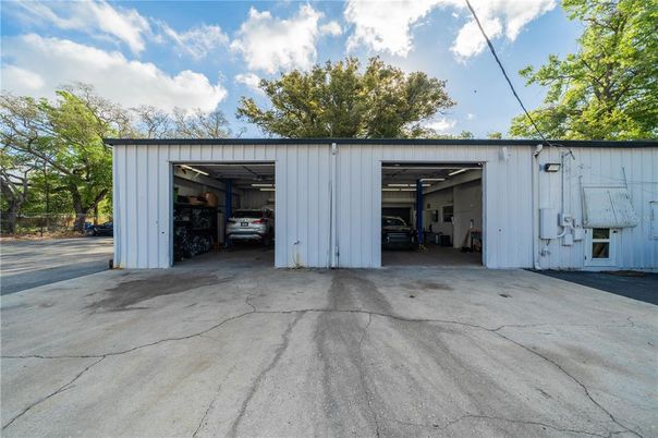 Detached Garage, Exterior