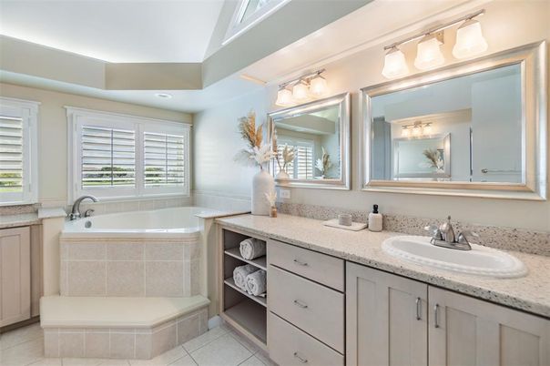 Bathroom, Dual Sink Vanities, Interior