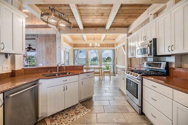 Dining room, Interior, Kitchen, Stainless Steel Appliances, Wooden Beams, Wooden Ceilings
