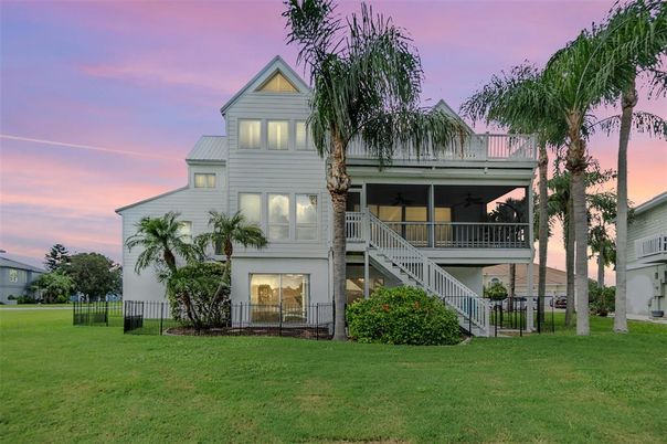 Backyard, Exterior, Facade, Farmhouse