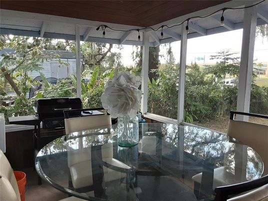 Dining room, Interior