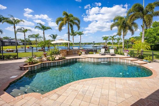 Exterior, Pool, Water