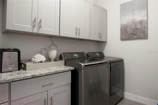 Interior, Washer, Wood Texture Flooring