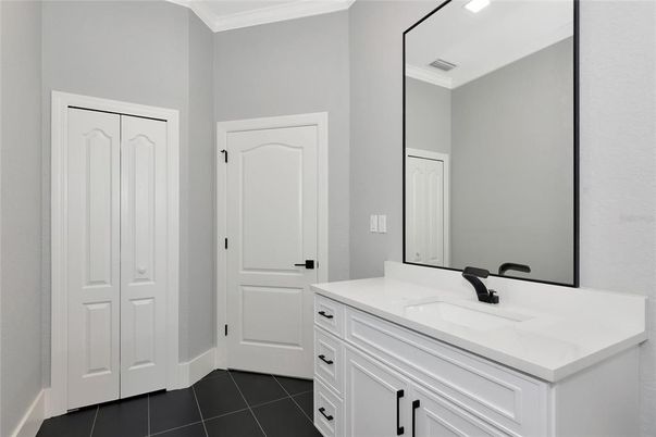 Bathroom, Interior, Recessed Lighting