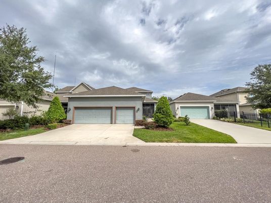 Attached, Exterior, Facade, Ranch