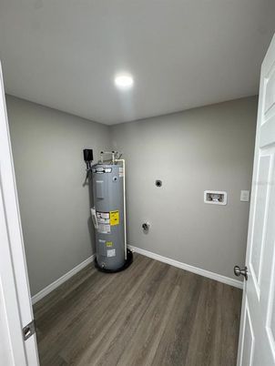 Fitness Equipment, Interior, Recessed Lighting, Wood Texture Flooring