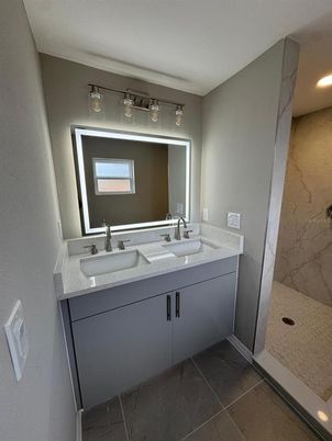 Bathroom, Dual Sink Vanities, Interior, Recessed Lighting