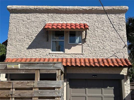 Detached Garage, Exterior