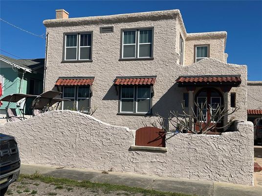 Exterior, Facade, Spanish Mediterranean