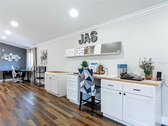 Home Office, Interior, Recessed Lighting, Wood Texture Flooring