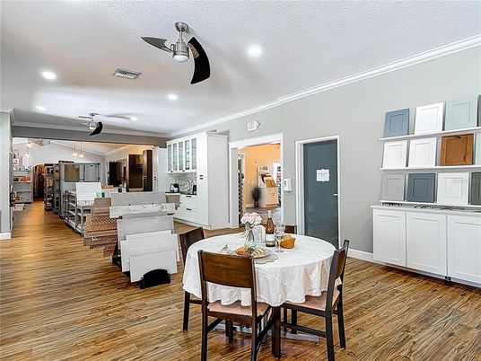 Dining room, Interior, Kitchen, Pendant Lights, Recessed Lighting, Wood Texture Flooring