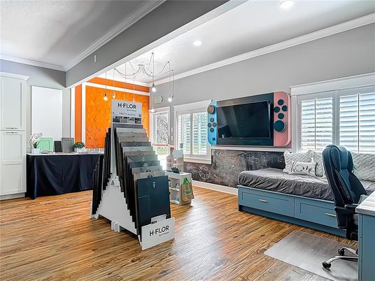 Interior, Pendant Lights, Recessed Lighting, Wood Texture Flooring