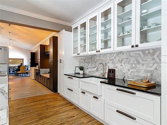 Interior, Kitchen, Pendant Lights, Wood Texture Flooring