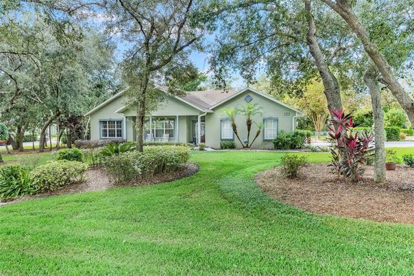 Backyard, Exterior, Facade, Ranch