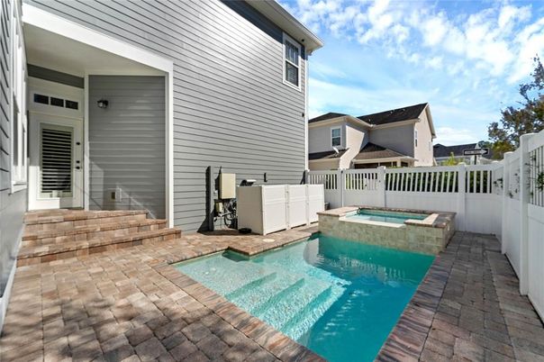 Exterior, Pool