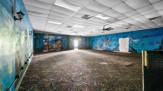 Empty room, Interior, Recessed Lighting