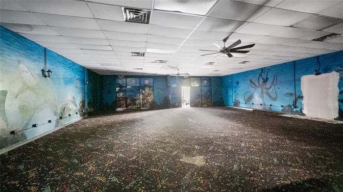 Empty room, Interior, Recessed Lighting
