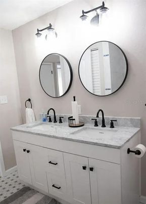 Bathroom, Dual Sink Vanities, Interior