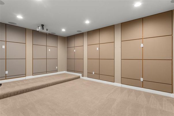 Empty room, Interior, Recessed Lighting