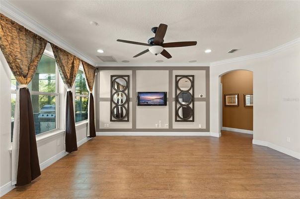 Empty room, Interior, Recessed Lighting, Wood Texture Flooring